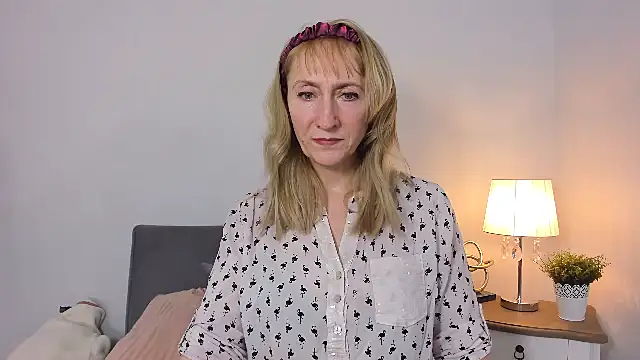 Snapshot of MargaretMilf69 chatting on March 6, 4:28 pm MargaretMilf69 online show from March 6, 4:28 pm