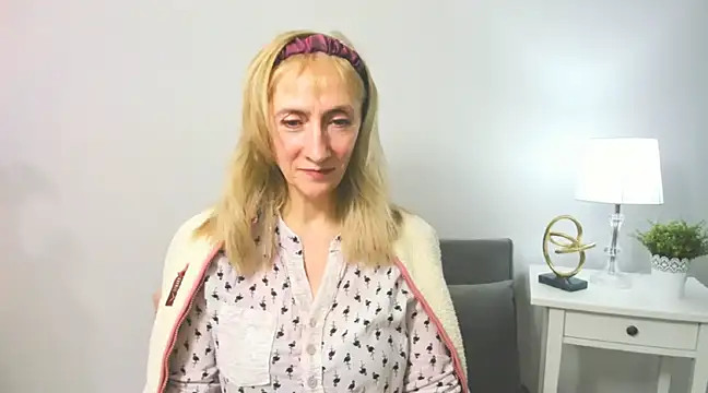 Snapshot of MargaretMilf69 chatting on February 20, 4:25 pm MargaretMilf69 online show from February 20, 4:25 pm