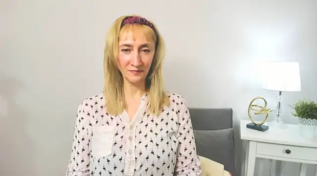 Snapshot of MargaretMilf69 chatting on February 19, 7:37 pm MargaretMilf69 online show from February 19, 7:37 pm