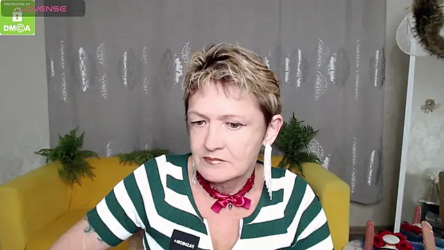 Snapshot of SexyGrandma_ chatting on November 29, 5:02 pm SexyGrandma online show from November 29, 5:02 pm