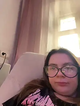 DearAlise online show from March 1, 10:04 am