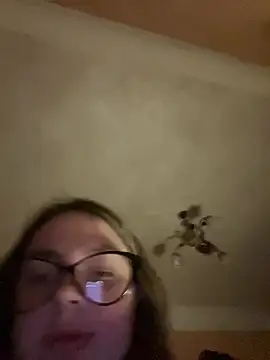 Snapshot of DearAlise chatting on May 29, 9:32 pm DearAlise online show from May 29, 9:32 pm