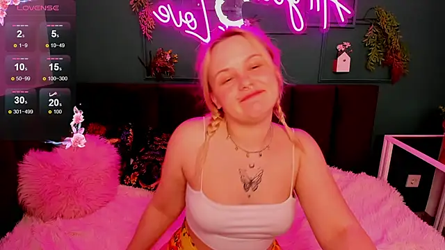 PamelaLloyd online show from March 14, 4:43 am