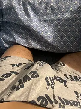 Snapshot of Milleseghe99 chatting on February 8, 6:43 am Milleseghe99 online show from February 8, 6:43 am