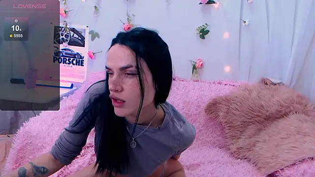 Holygirl  online show from February 26, 2:11 am