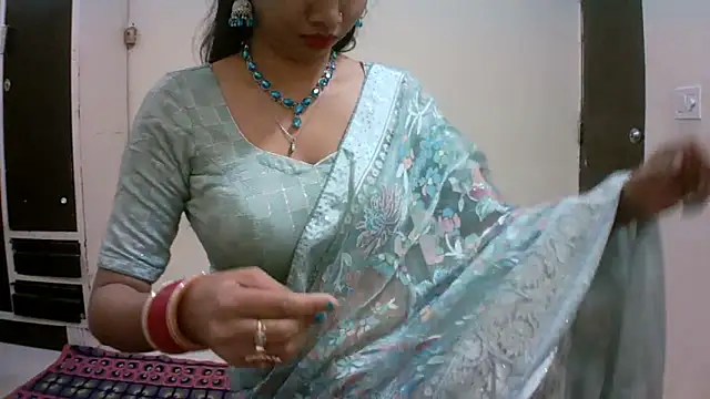 kajal  bhabhi  online show from December 20, 1:14 pm