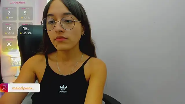 Snapshot of MelodyWinx chatting on November 3, 11:19 pm MelodyWinx online show from November 3, 11:19 pm