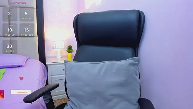 Snapshot of MelodyWinx chatting on October 31, 8:16 pm MelodyWinx online show from October 31, 8:16 pm