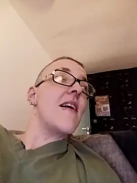 Astrid-Gilbert online show from February 3, 8:03 pm