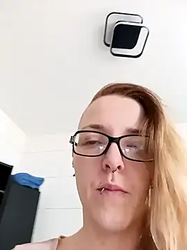 Astrid-Gilbert online show from February 4, 12:44 pm