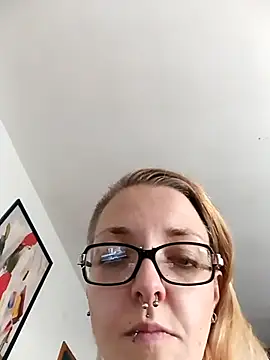 Astrid-Gilbert online show from September 27, 9:48 am