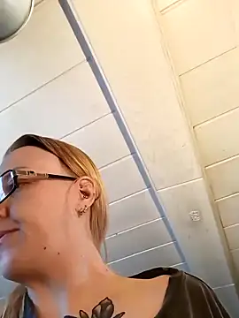 Astrid-Gilbert online show from October 29, 8:02 am