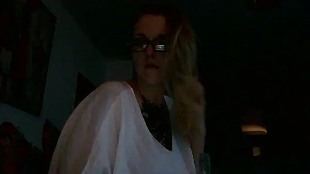 Astrid-Gilbert online show from December 20, 3:04 pm