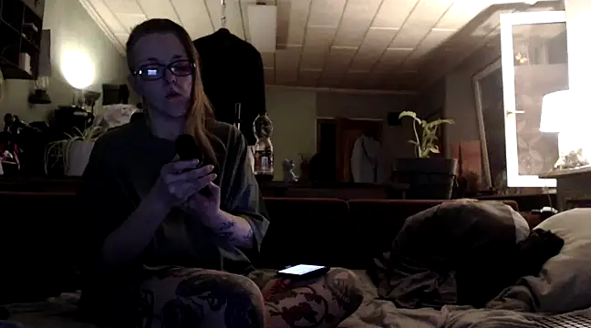 Astrid-Gilbert online show from March 4, 8:38 pm