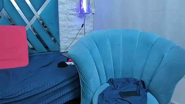 Snapshot of Emmagomez__ chatting on February 19, 12:03 am Emmagomez online show from February 19, 12:03 am