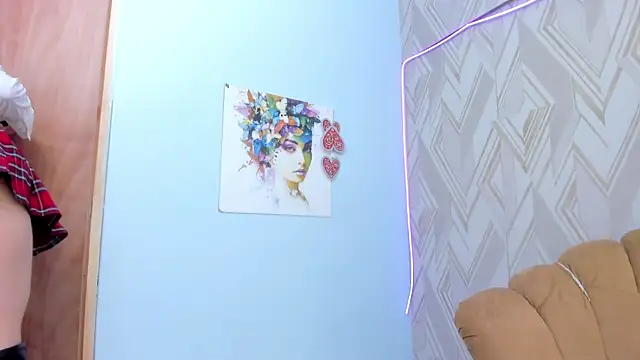 Snapshot of Emmagomez__ chatting on February 15, 4:45 pm Emmagomez online show from February 15, 4:45 pm