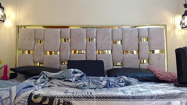 Snapshot of emily_fox_3 chatting on March 8, 6:05 pm emily fox 3 online show from March 8, 6:05 pm