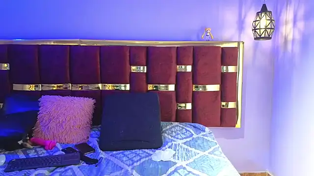 Snapshot of emily_fox_3 chatting on March 1, 6:11 pm emily fox 3 online show from March 1, 6:11 pm