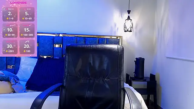 Snapshot of emily_fox_3 chatting on September 27, 3:34 am emily fox 3 online show from September 27, 3:34 am