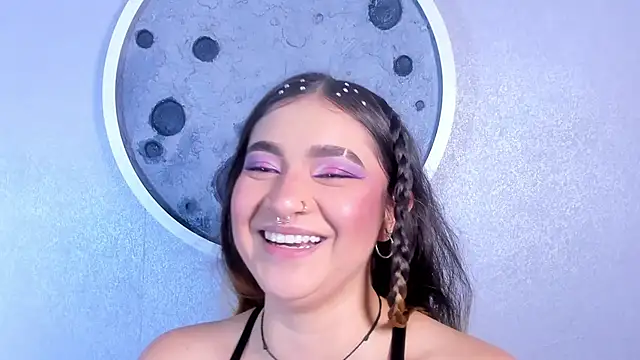 Shanntal  online show from November 13, 7:40 pm