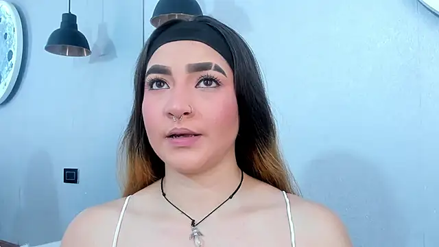 Shanntal  online show from October 19, 7:16 pm