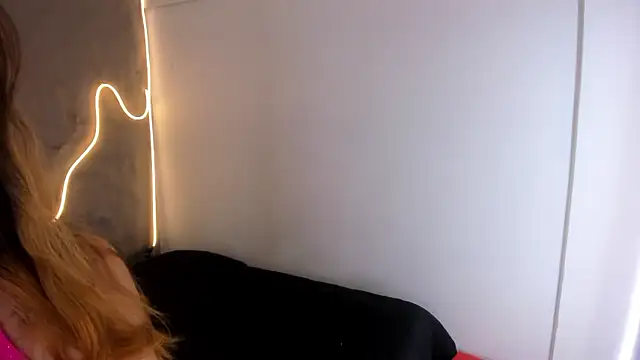 Shanntal  online show from January 31, 7:56 pm