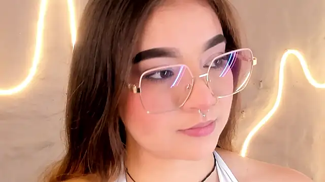 Shanntal  online show from February 14, 7:47 pm