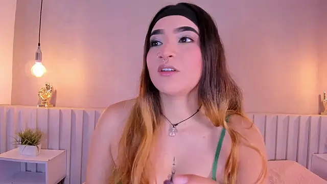 Shanntal  online show from January 11, 4:58 pm