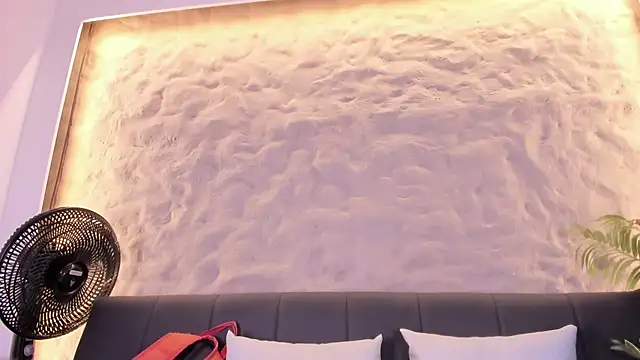 Shanntal  online show from February 28, 12:27 pm