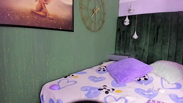 zoe taylorr1 online show from October 16, 3:59 am
