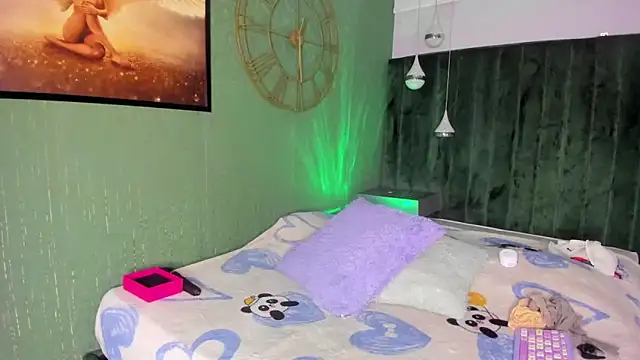 Snapshot of zoe_taylorr1 chatting on November 6, 5:00 am zoe taylorr1 online show from November 6, 5:00 am