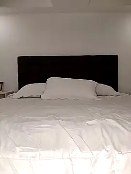 sofiaxox online show from March 12, 1:00 am