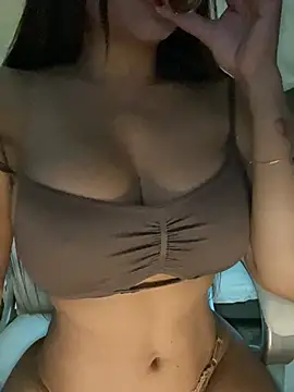 Snapshot of sofiaxox chatting on June 13, 3:15 am sofiaxox online show from June 13, 3:15 am