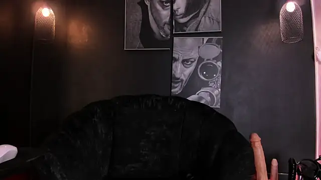 SadieManson  online show from January 16, 1:37 pm