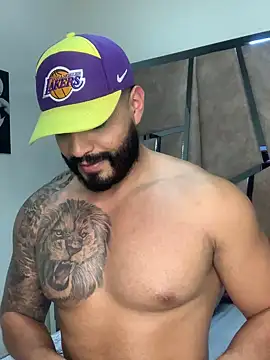 Snapshot of LeandroRusso chatting on March 16, 2:21 am LeandroRusso online show from March 16, 2:21 am