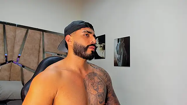 Snapshot of LeandroRusso chatting on March 3, 12:01 am LeandroRusso online show from March 3, 12:01 am