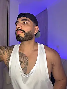 Snapshot of LeandroRusso chatting on October 9, 2:45 am LeandroRusso online show from October 9, 2:45 am