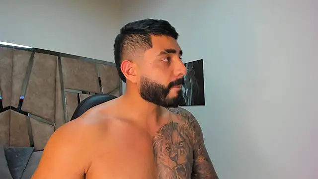 Snapshot of LeandroRusso chatting on February 25, 11:04 pm LeandroRusso online show from February 25, 11:04 pm