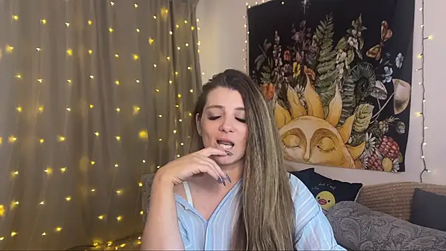 Snapshot of SweetyKatherine chatting on March 14, 8:32 am SweetyKatherine online show from March 14, 8:32 am