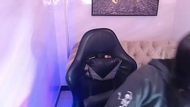 Hela v online show from March 3, 12:56 pm