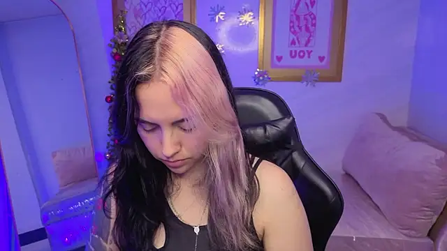 Hela v online show from January 7, 8:14 pm