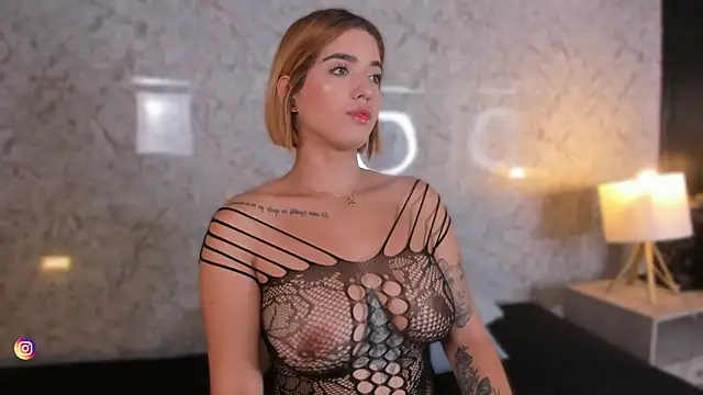 Snapshot of Hanna_Vasquez chatting on April 30, 8:27 pm Hanna Vasquez online show from April 30, 8:27 pm