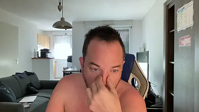 Snapshot of Funnyjul31 chatting on March 15, 9:41 am Funnyjul31 online show from March 15, 9:41 am