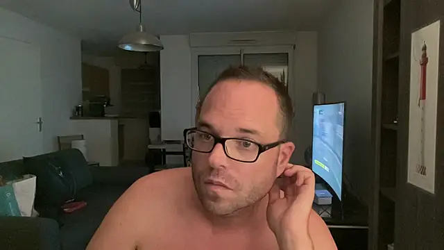 Funnyjul31 online show from July 4, 5:06 pm