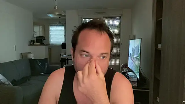 Funnyjul31 online show from May 17, 2:28 pm