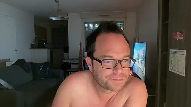 Funnyjul31 online show from May 8, 10:52 am