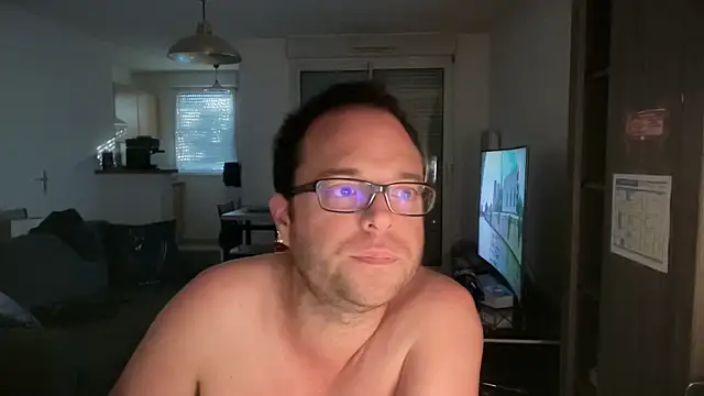 Funnyjul31 online show from May 7, 5:16 pm