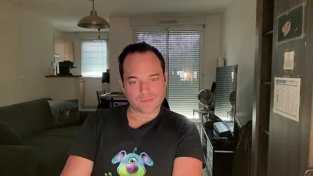 Funnyjul31 online show from February 1, 1:42 pm