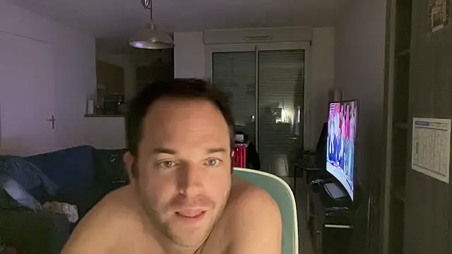 Snapshot of Funnyjul31 chatting on January 9, 7:54 pm Funnyjul31 online show from January 9, 7:54 pm