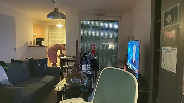 Funnyjul31 online show from April 18, 11:34 am